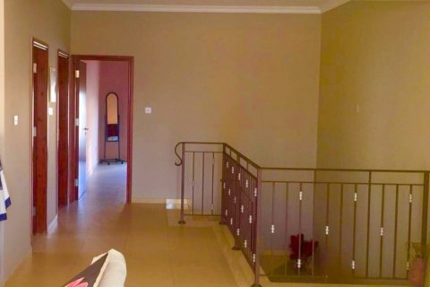 7 bedrooms Villa in Nicosia,  No. 38315 10