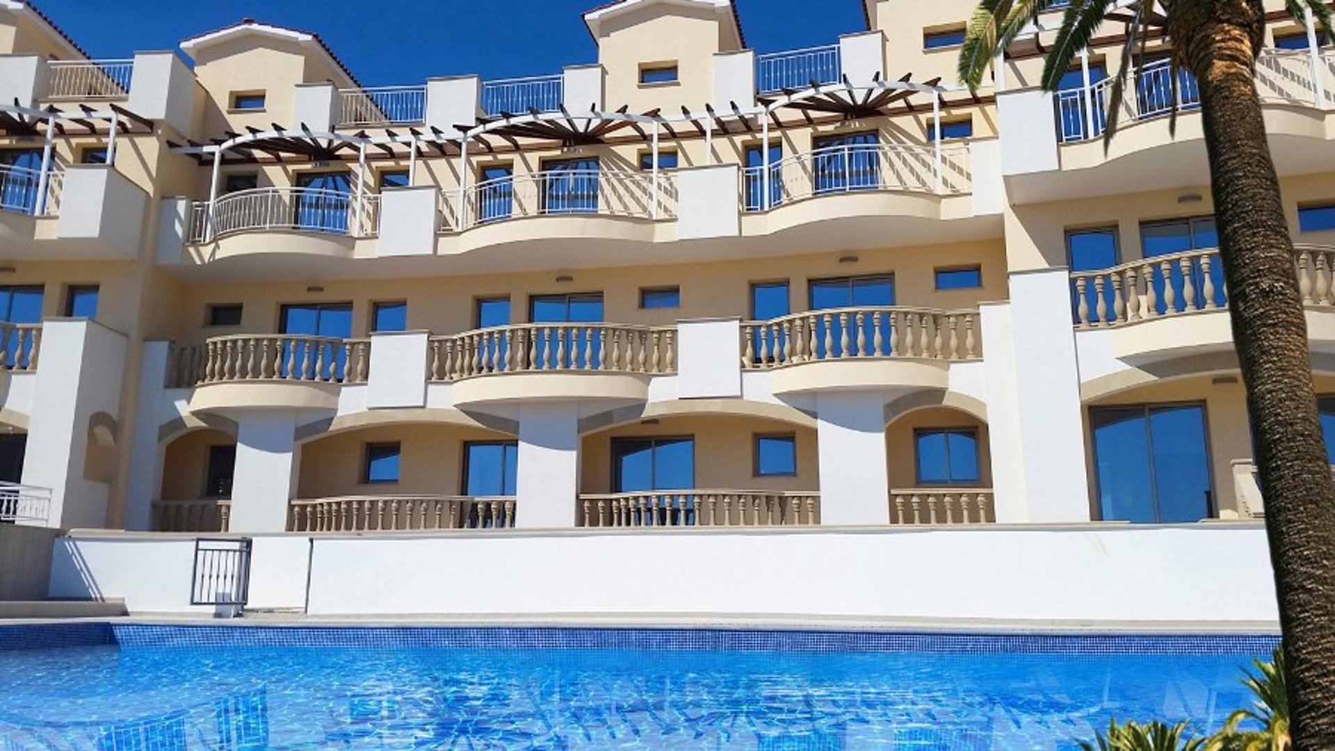 3 bedrooms Apartment in Paphos, Cyprus No. 31752