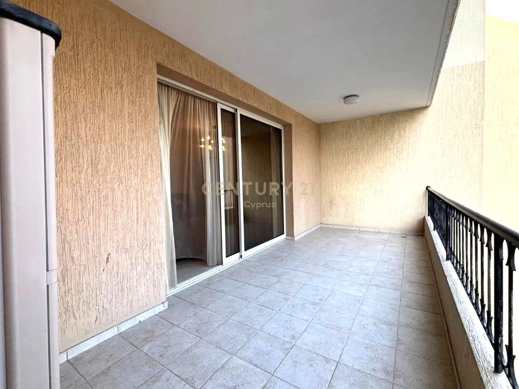 3 bedrooms Apartment in Mesa Geitonia, Limassol, Cyprus No. 55227