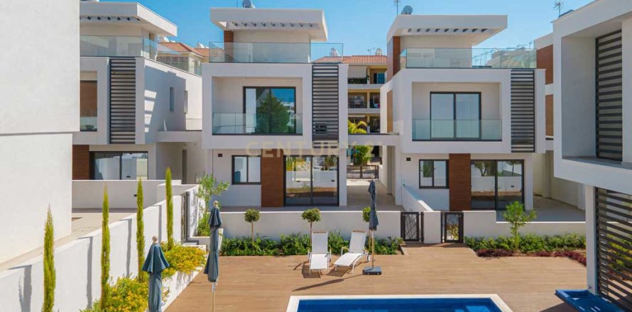 3 dormitorios Villa en Agios Athanasios, Limassol,  No. 55222