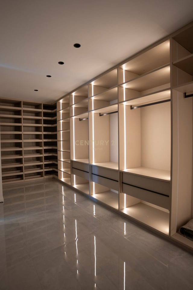 6 dormitorios Villa en Germasogeia, Limassol, Chipre No. 55226