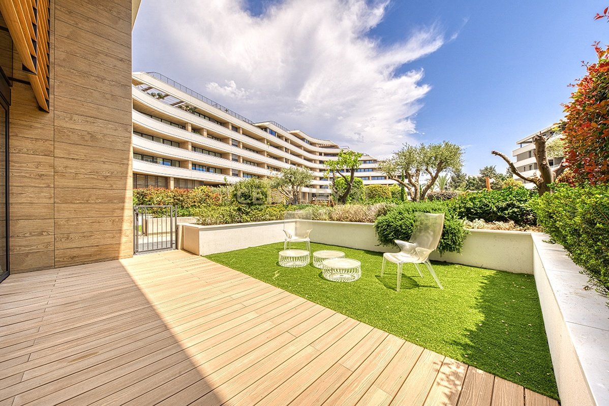 3 bedrooms Duplex in Germasogeia, Limassol, Cyprus No. 55221