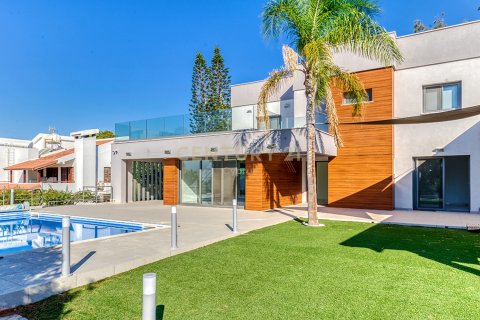 4 dormitorios Villa en Agios Tychonas, Limassol, No. 55225 2