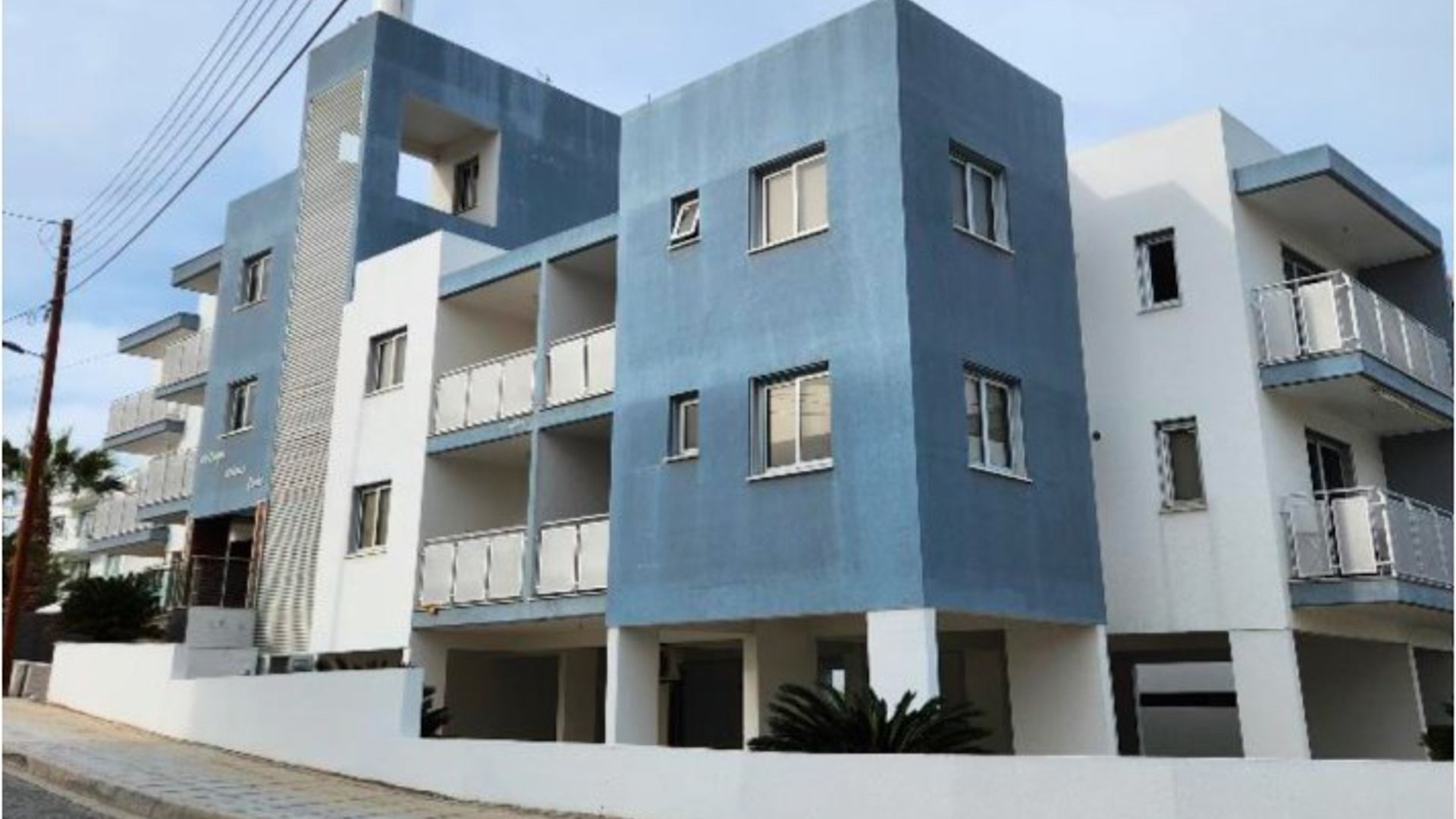 876m2 Edificio en Nicosia, Chipre No. 26954