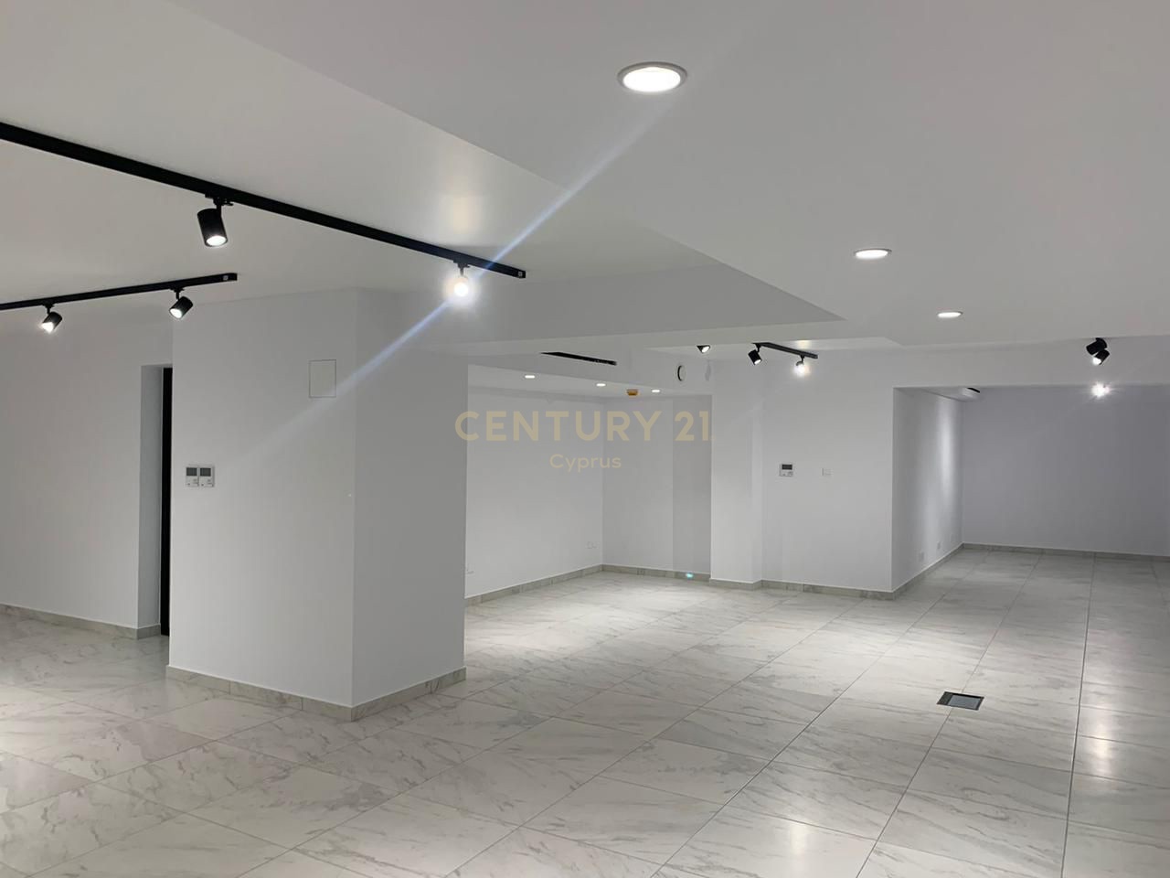 310m2 Bureau à Limassol, Chypre No. 53398