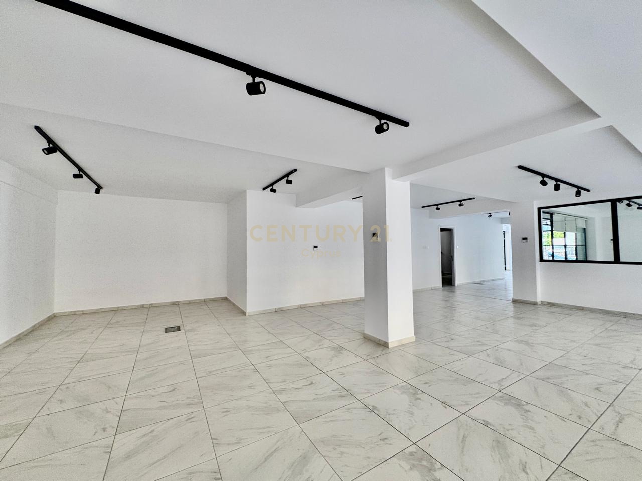 310m2 Bureau à Limassol, Chypre No. 53398