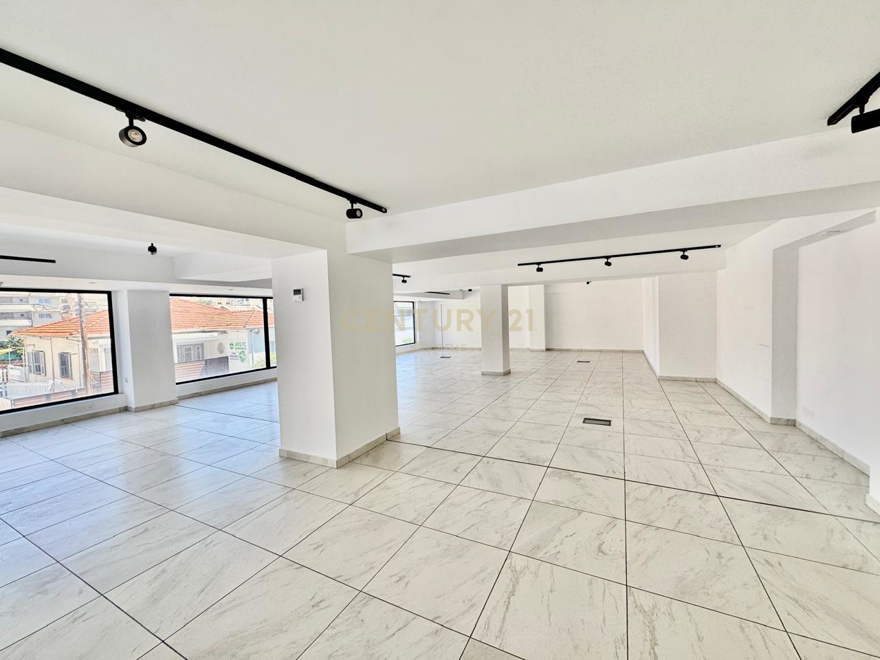 310m2 Bureau à Limassol, Chypre No. 53398