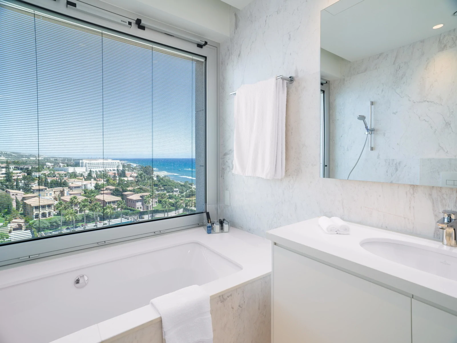 2 bedrooms Apartment in Agios Tychonas, Limassol, Cyprus No. 29559