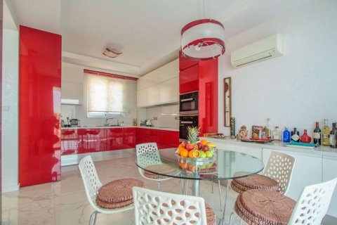 5 bedrooms Villa in Agios Tychonas, Limassol, No. 45471 7