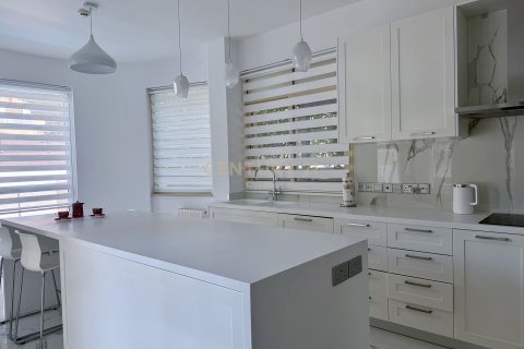 Вилла с 5 спальнями в Пиргос, Лимасол,  № 53927 7