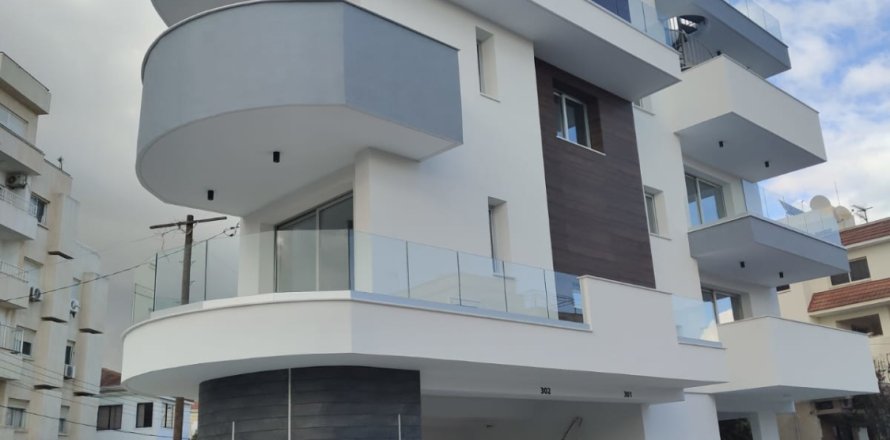 2 bedrooms Apartment in Larnaca, Larnaka,  No. 39504