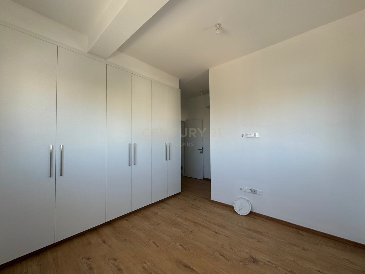 3 bedrooms Penthouse in Zakaki, Limassol, Cyprus No. 6183