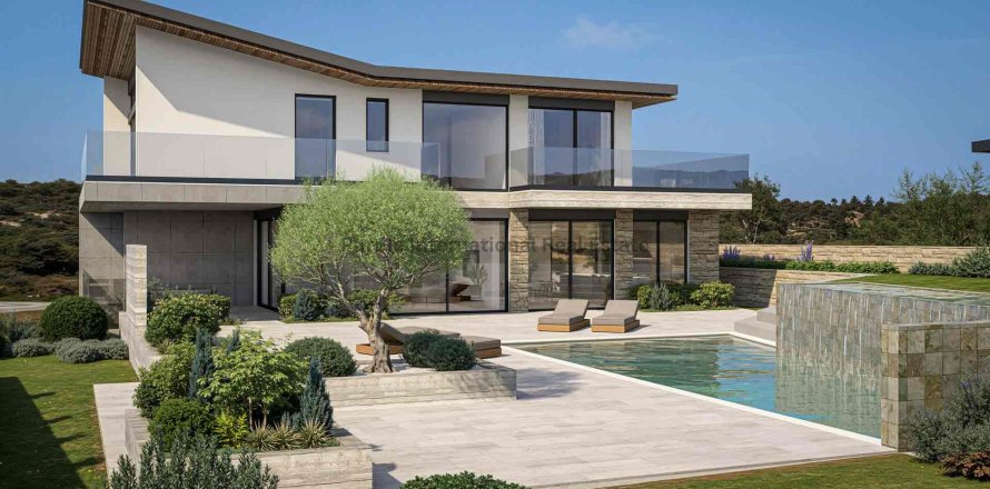 4 bedrooms Villa in Paphos,  No. 39341