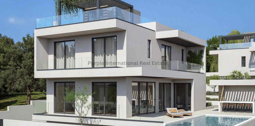 4 bedrooms Villa in Chloraka, Paphos,  No. 39337