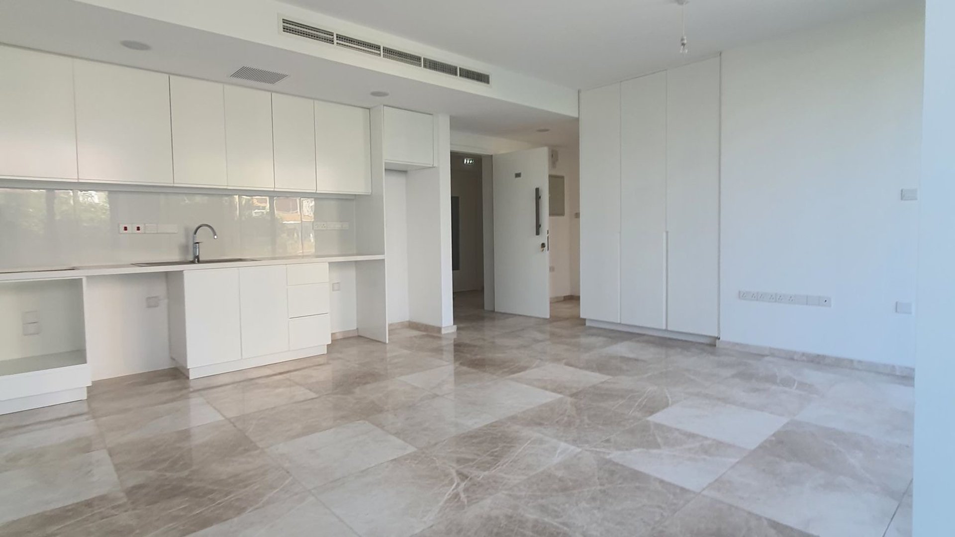 3 bedrooms Penthouse in Neapolis, Limassol, Cyprus No. 25672