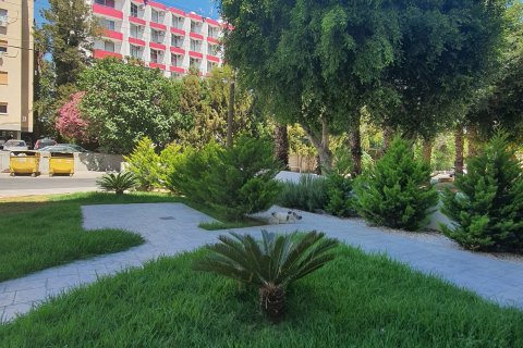 3 bedrooms Penthouse in Neapolis, Limassol, Cyprus No. 25672
