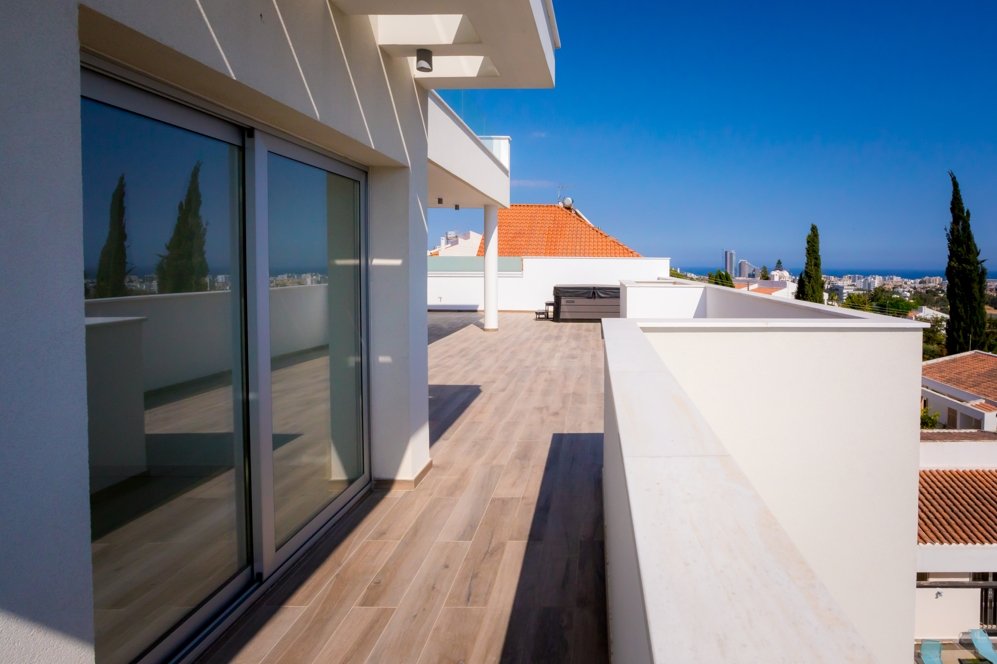 2 bedrooms Penthouse in Germasogeia, Limassol, Cyprus No. 6698