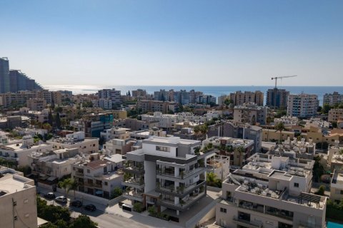 2 bedrooms Apartment in Limassol, No. 41185 9