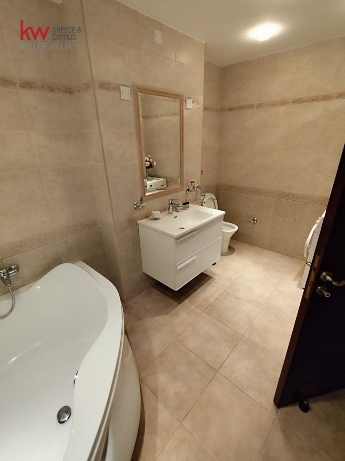 3 bedrooms Apartment in Germasogeia, Limassol, Cyprus No. 39759