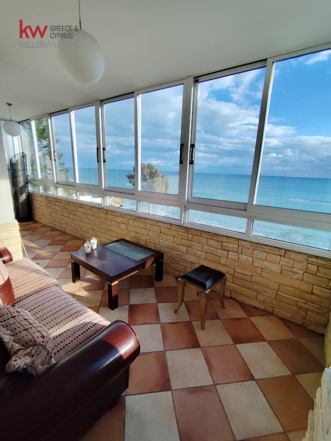 3 bedrooms Apartment in Germasogeia, Limassol, Cyprus No. 39759