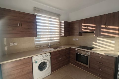 2 bedrooms Apartment in Larnaca, Larnaka, No. 39763 7