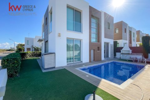 3 bedrooms Villa in Paralimni, Ammochostos,  No. 40523 3