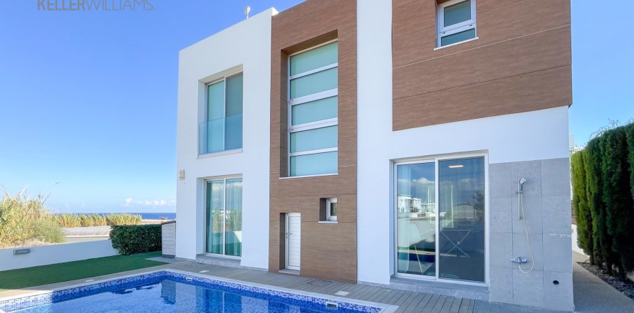 3 bedrooms Villa in Paralimni, Ammochostos,  No. 40523