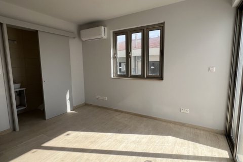 3 bedrooms Apartment in Larnaka,  No. 39715 3