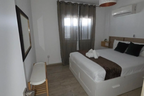 3 bedrooms Apartment in Nicosia,  No. 39718 5