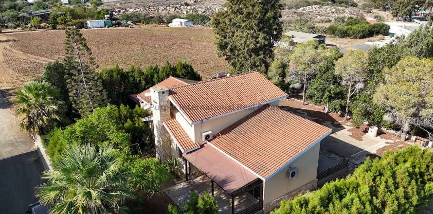 Вилла с 4 спальнями в Паралимни, Аммохостос,  № 36329