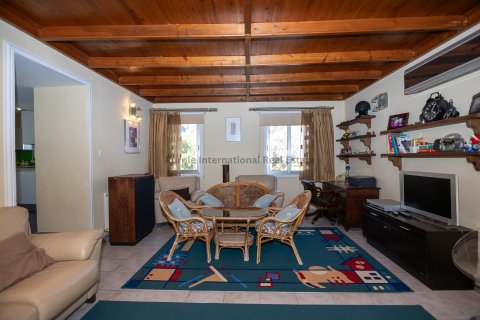Вилла с 4 спальнями в Паралимни, Аммохостос,  № 36329 15