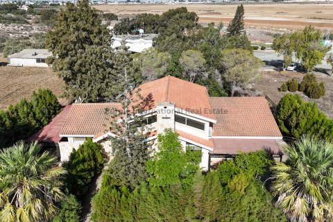 Вилла с 4 спальнями в Паралимни, Аммохостос,  № 36329 27