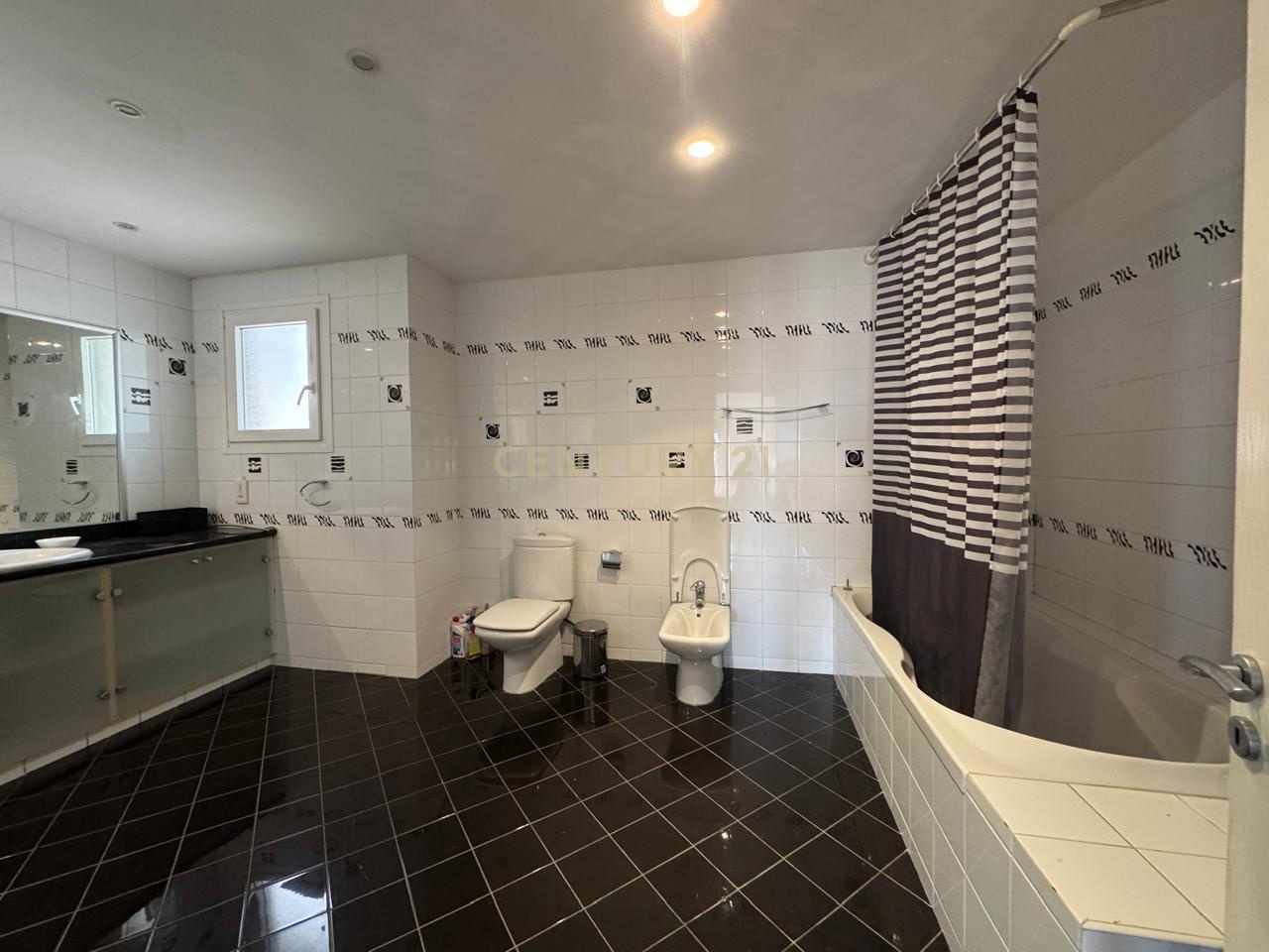 3 dormitorios Villa en Germasogeia, Limassol, Chipre No. 55960