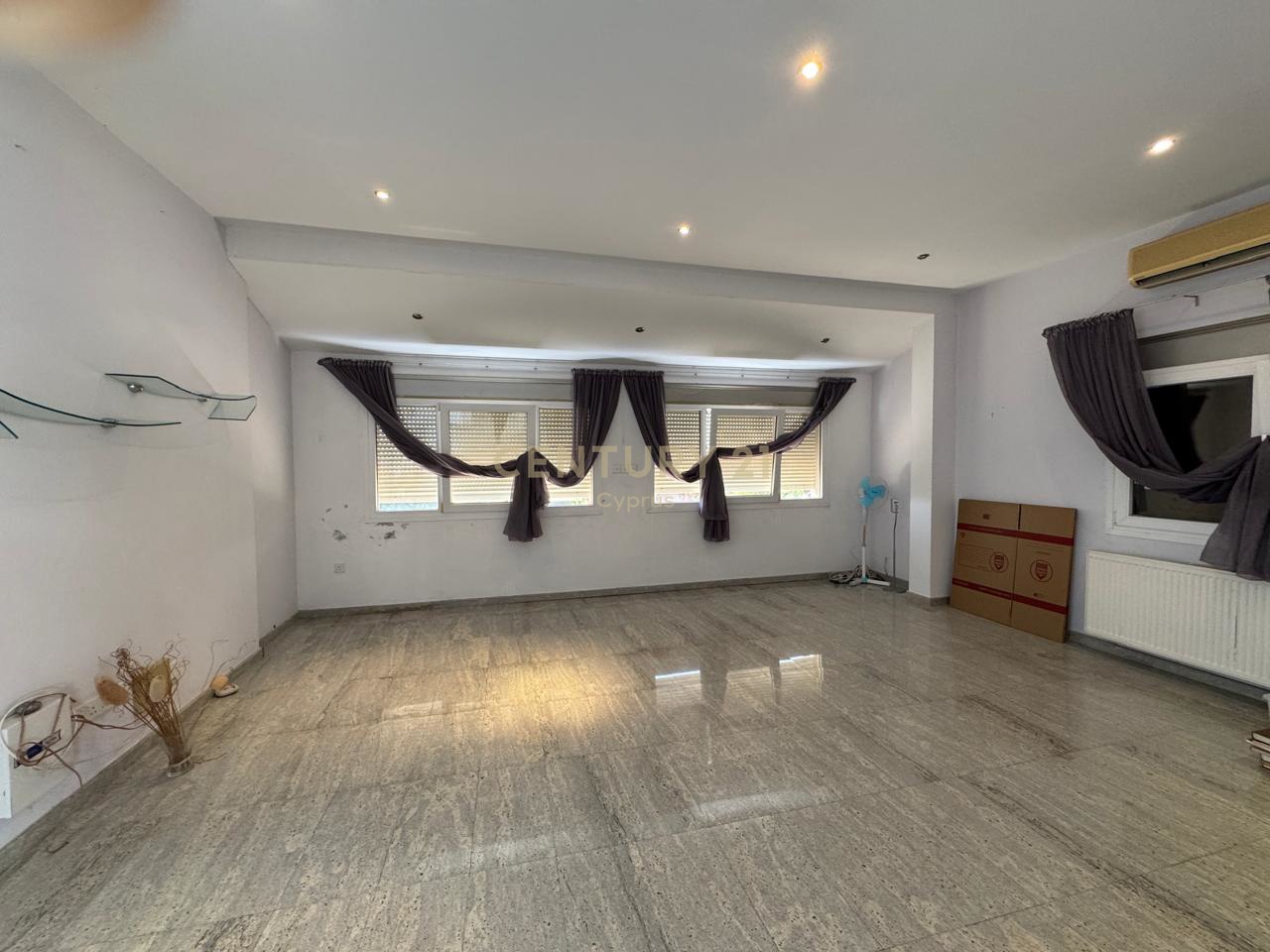 3 dormitorios Villa en Germasogeia, Limassol, Chipre No. 55960
