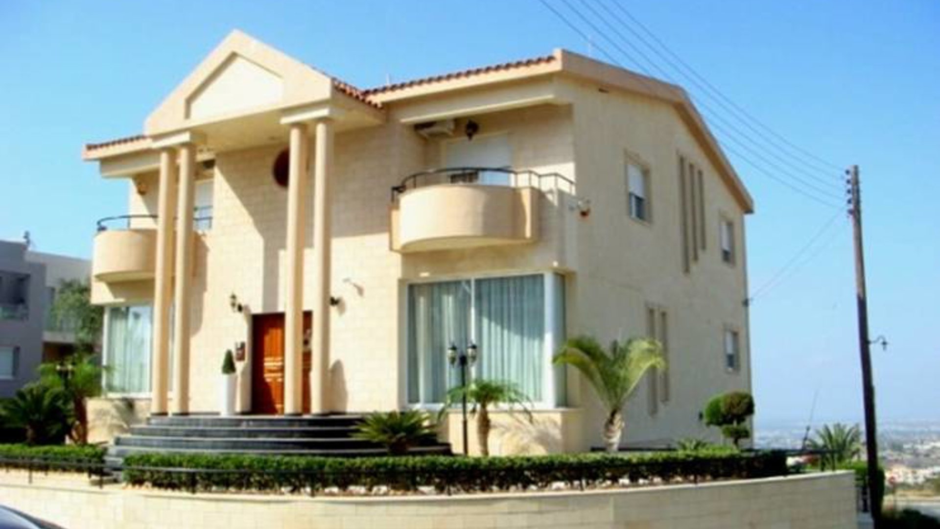 5 bedrooms Villa in Limassol, Cyprus No. 26085