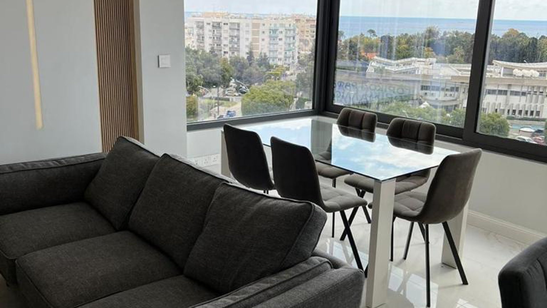3 bedrooms Apartment in Limassol, Cyprus No. 26084