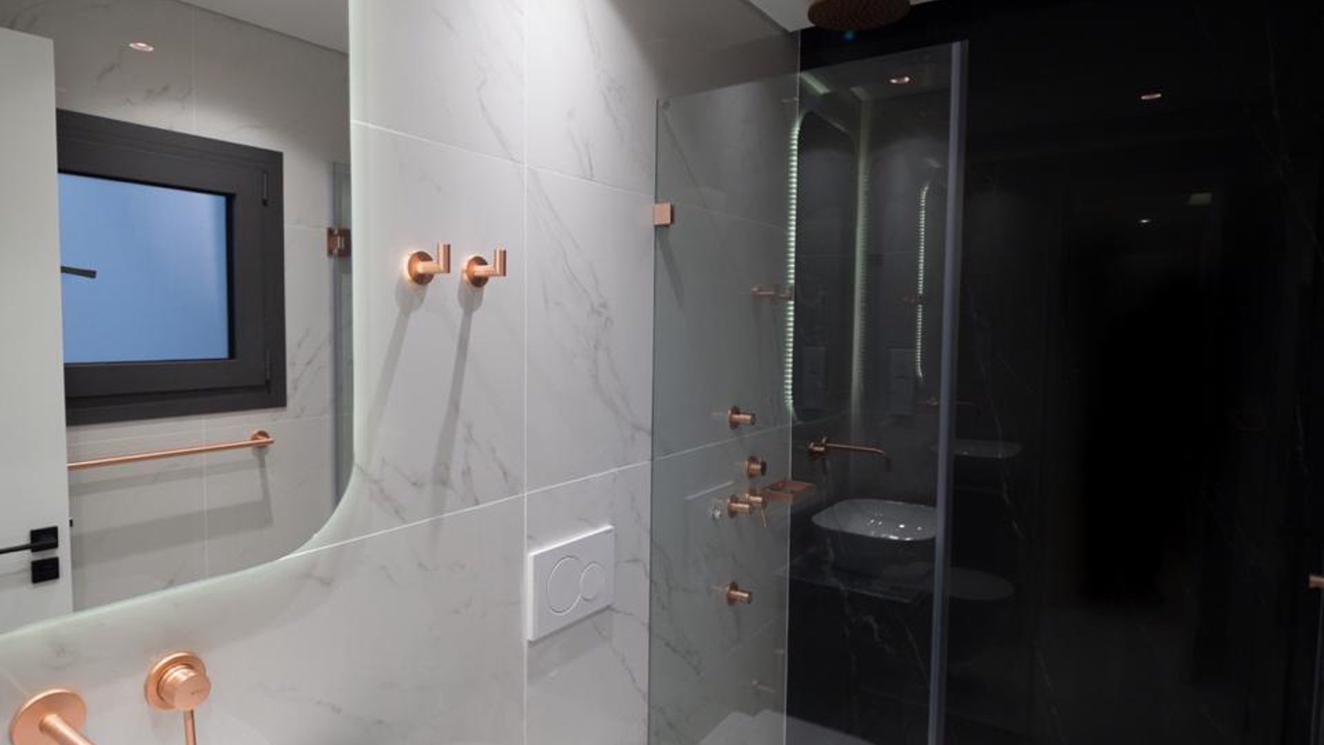 3 bedrooms Apartment in Limassol, Cyprus No. 26084