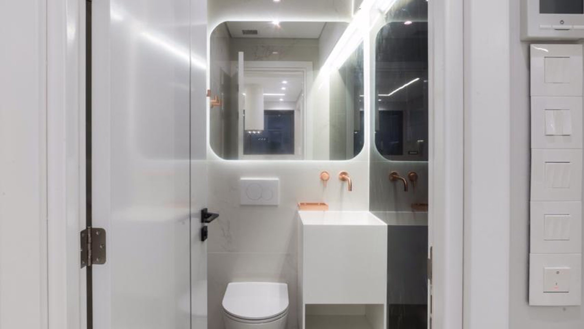3 bedrooms Apartment in Limassol, Cyprus No. 26084