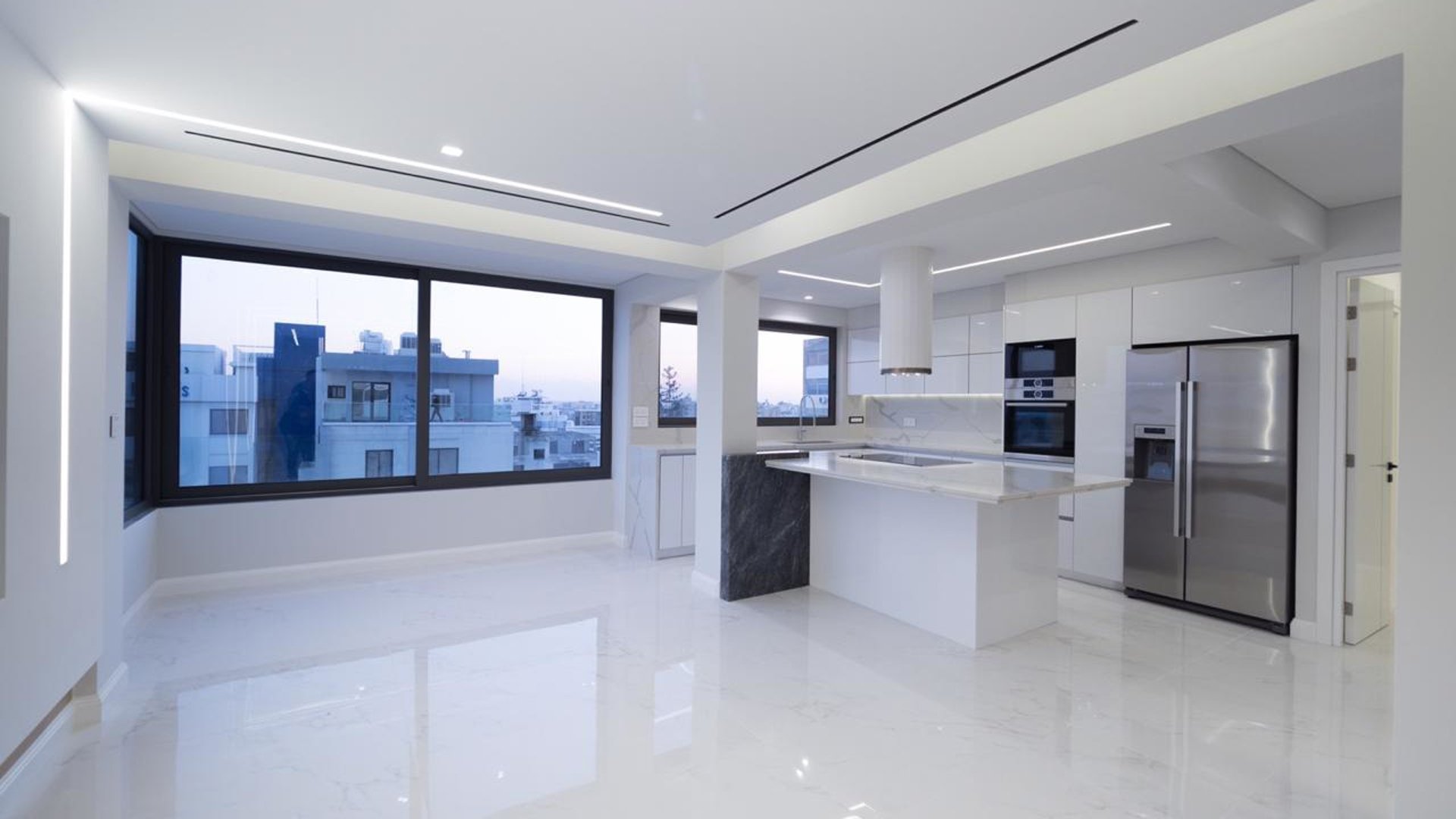 3 bedrooms Apartment in Limassol, Cyprus No. 26084