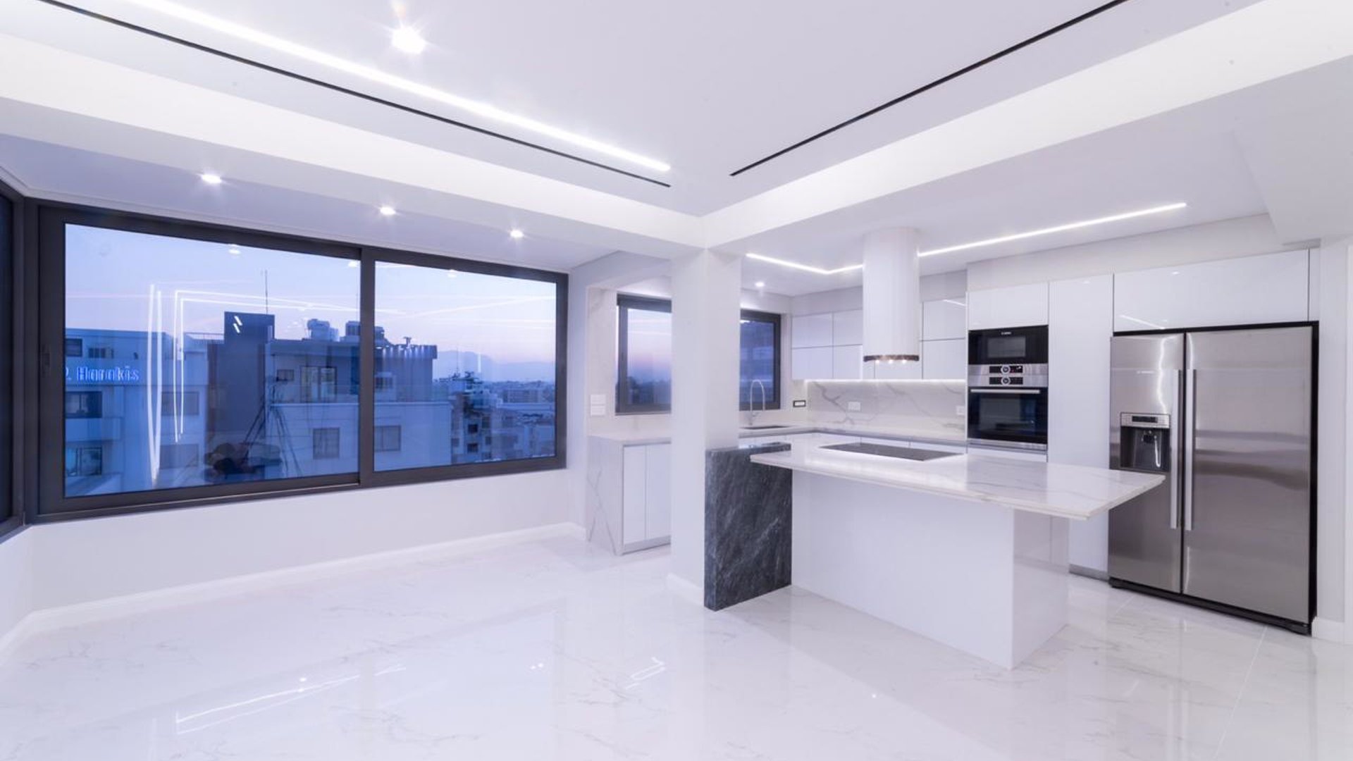 3 bedrooms Apartment in Limassol, Cyprus No. 26084