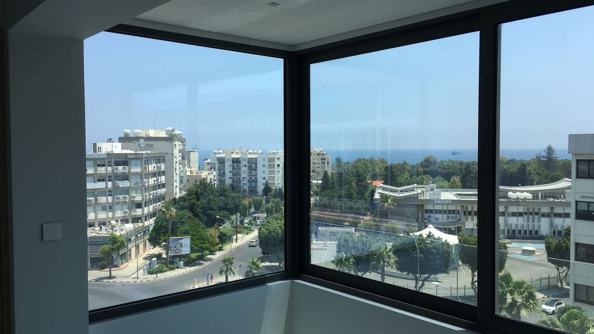 3 bedrooms Apartment in Limassol, Cyprus No. 26084