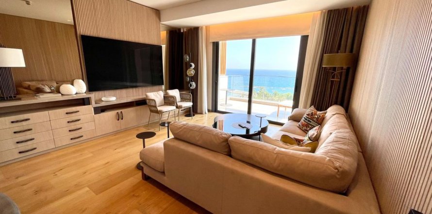 1 bedroom Apartment in Limassol,  No. 43053
