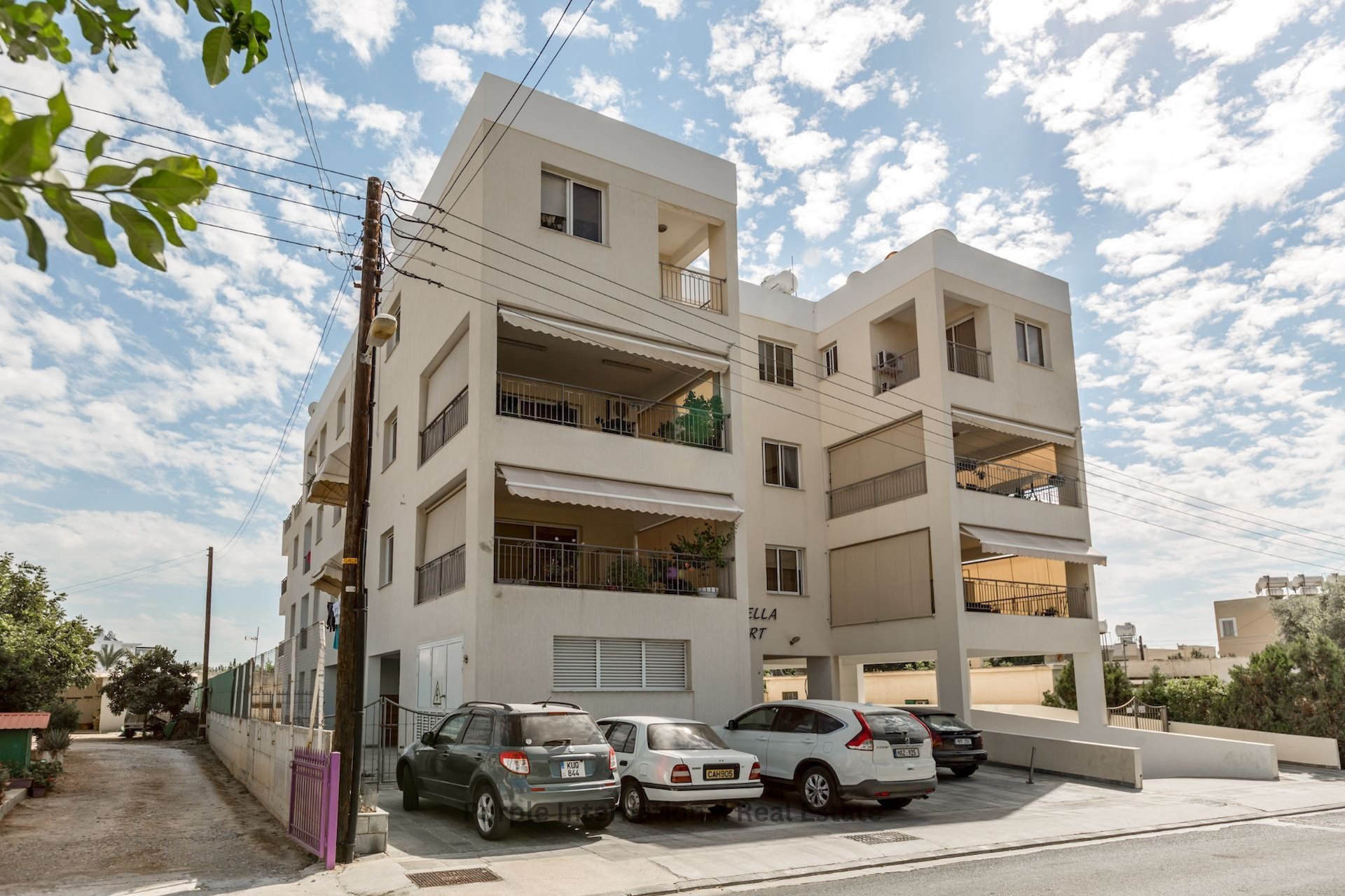 3 bedrooms Apartment in Paphos, Cyprus No. 37252