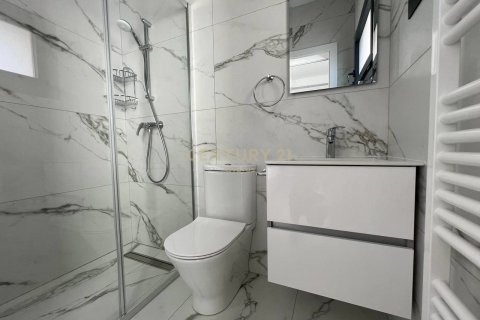 2 dormitorios Apartamento en Agios Athanasios, Limassol,  No. 55036 14