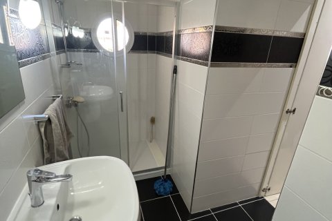 8 bedrooms Townhouse in Larnaca, Larnaka,  No. 40090 19