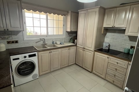 8 bedrooms Townhouse in Larnaca, Larnaka,  No. 40090 7