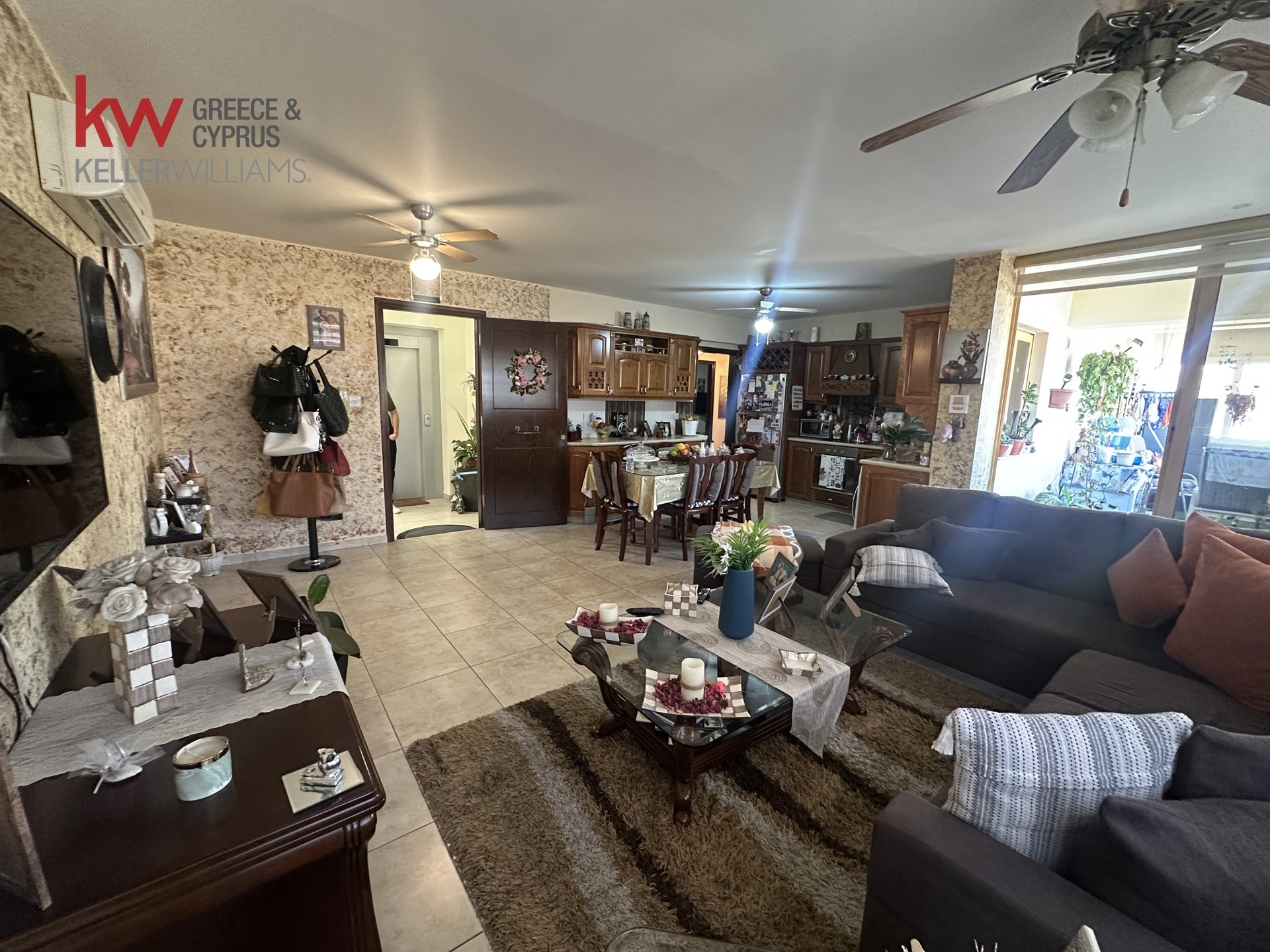 3 bedrooms Apartment in Larnaca, Larnaka, Cyprus No. 40092