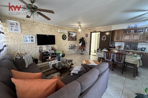 Квартира с 3 спальнями в Ларнака,  № 40092 2