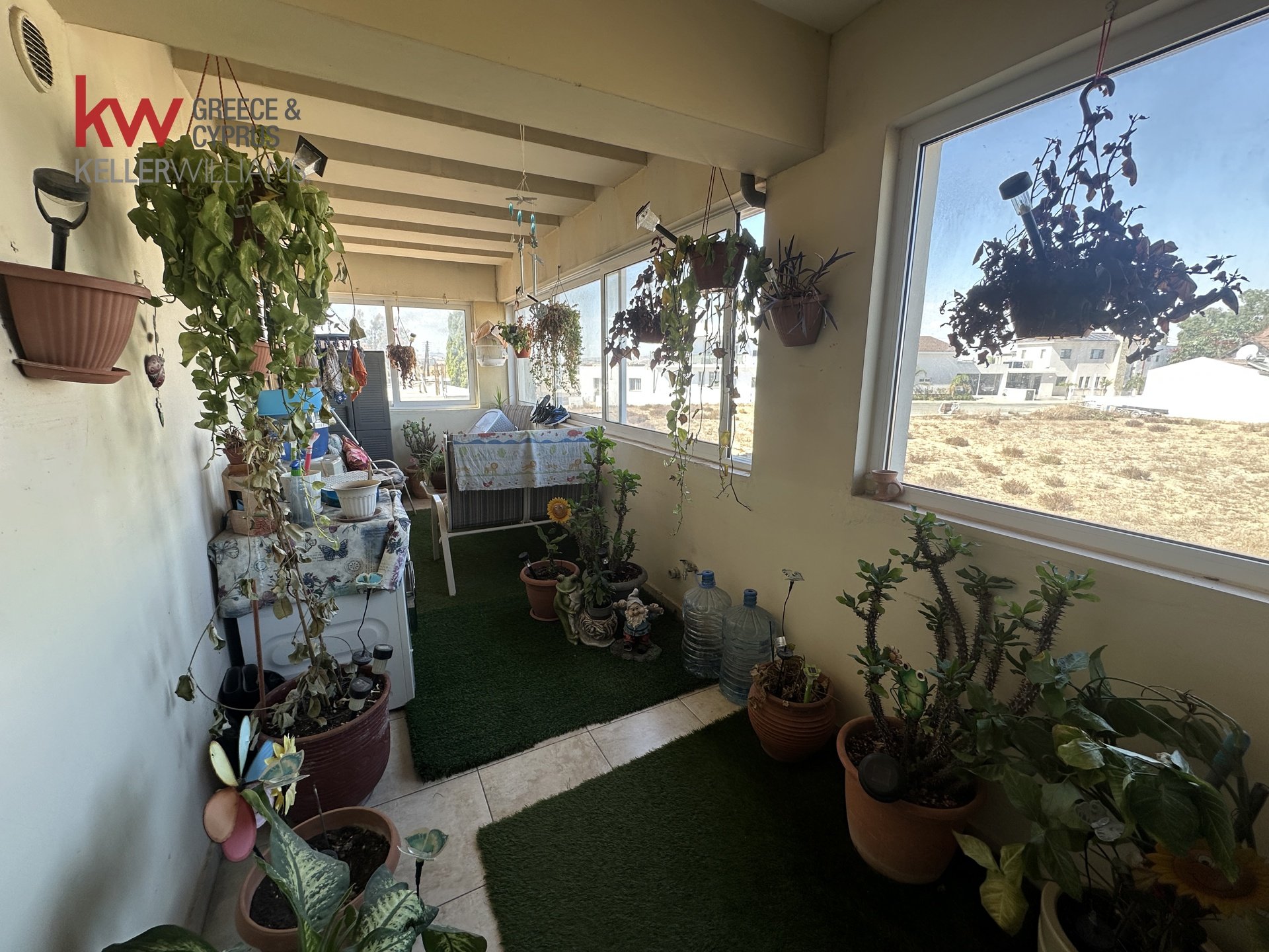 3 bedrooms Apartment in Larnaca, Larnaka, Cyprus No. 40092