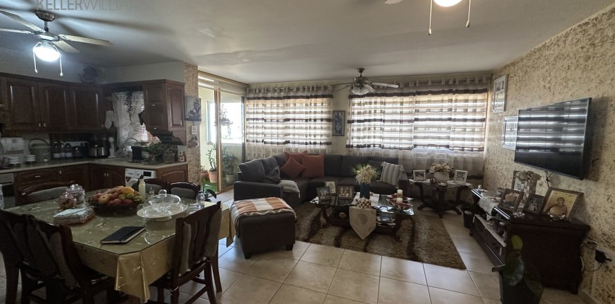 Квартира с 3 спальнями в Ларнака,  № 40092